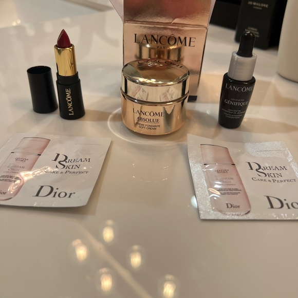 Absolue Gold Cream Set with Red Lipstick - Picture 3 of 3